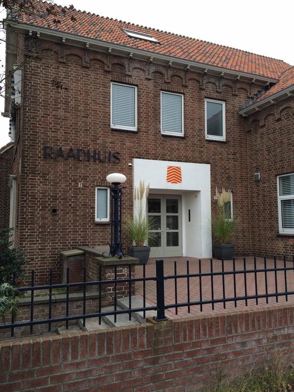 Raadhuis Egmond Egmond aan den Hoef Zimmer foto