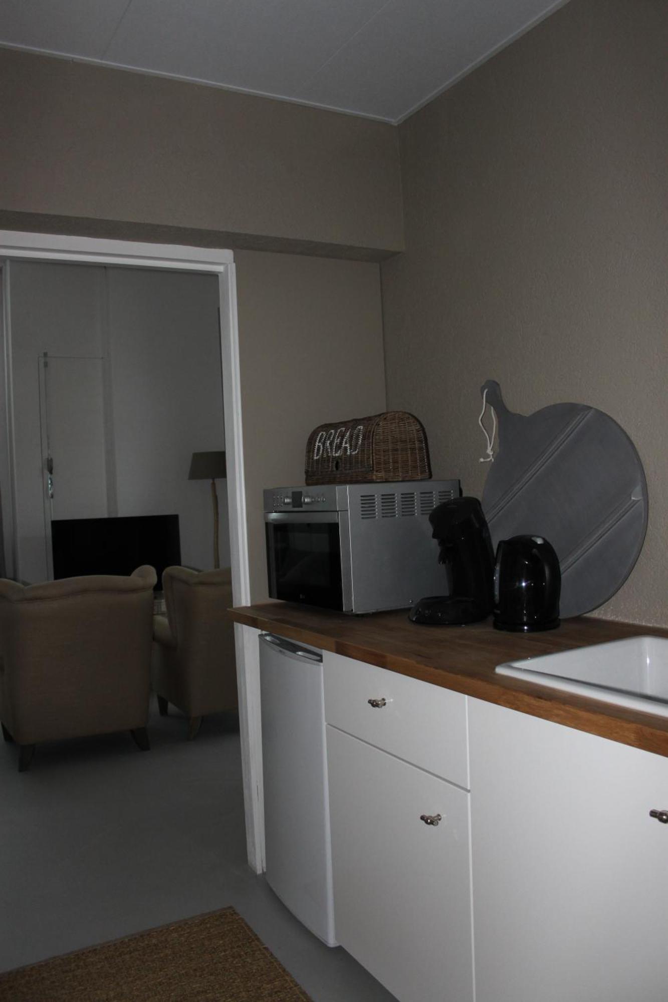 Raadhuis Egmond Egmond aan den Hoef Zimmer foto
