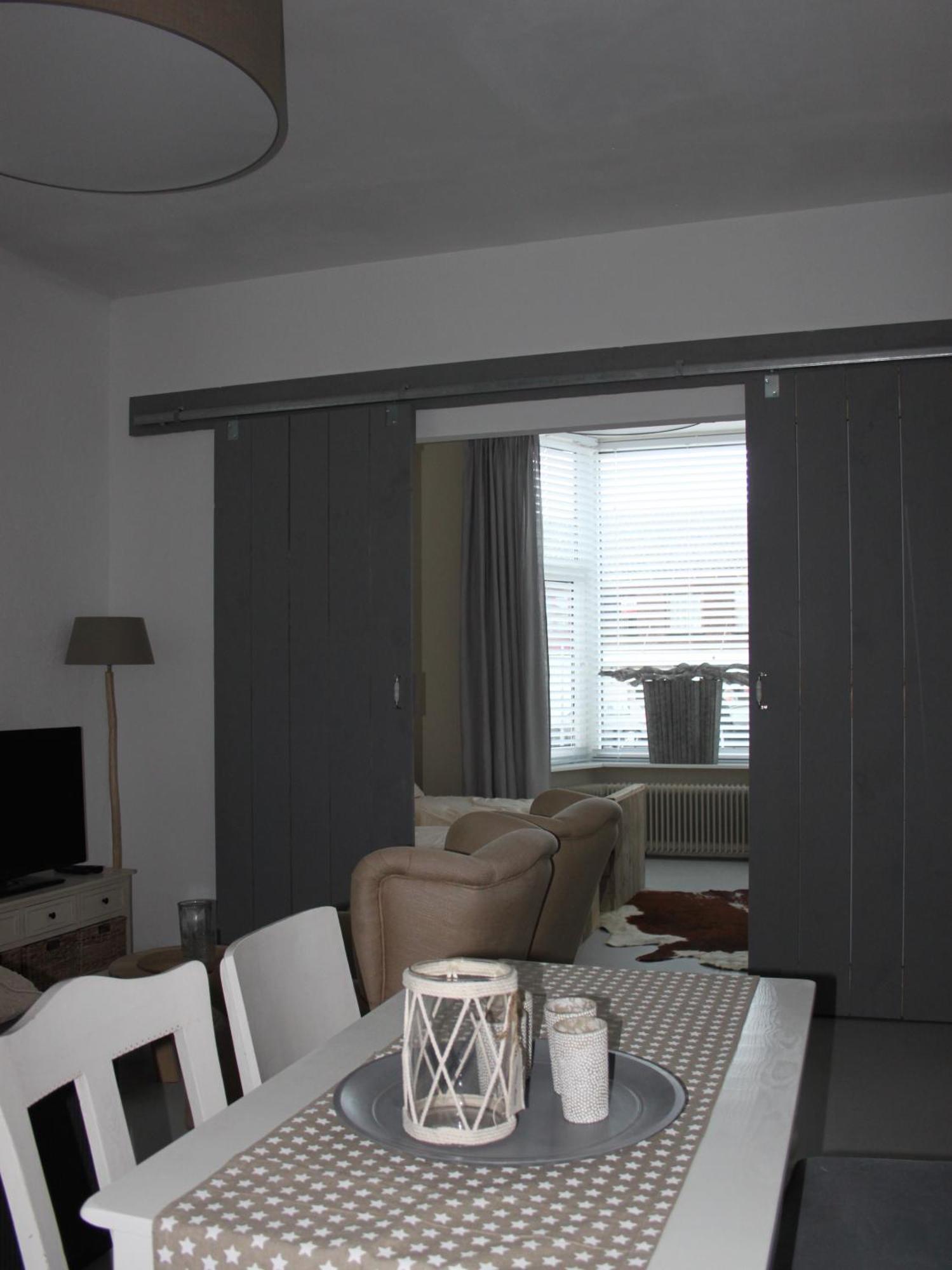 Raadhuis Egmond Egmond aan den Hoef Zimmer foto