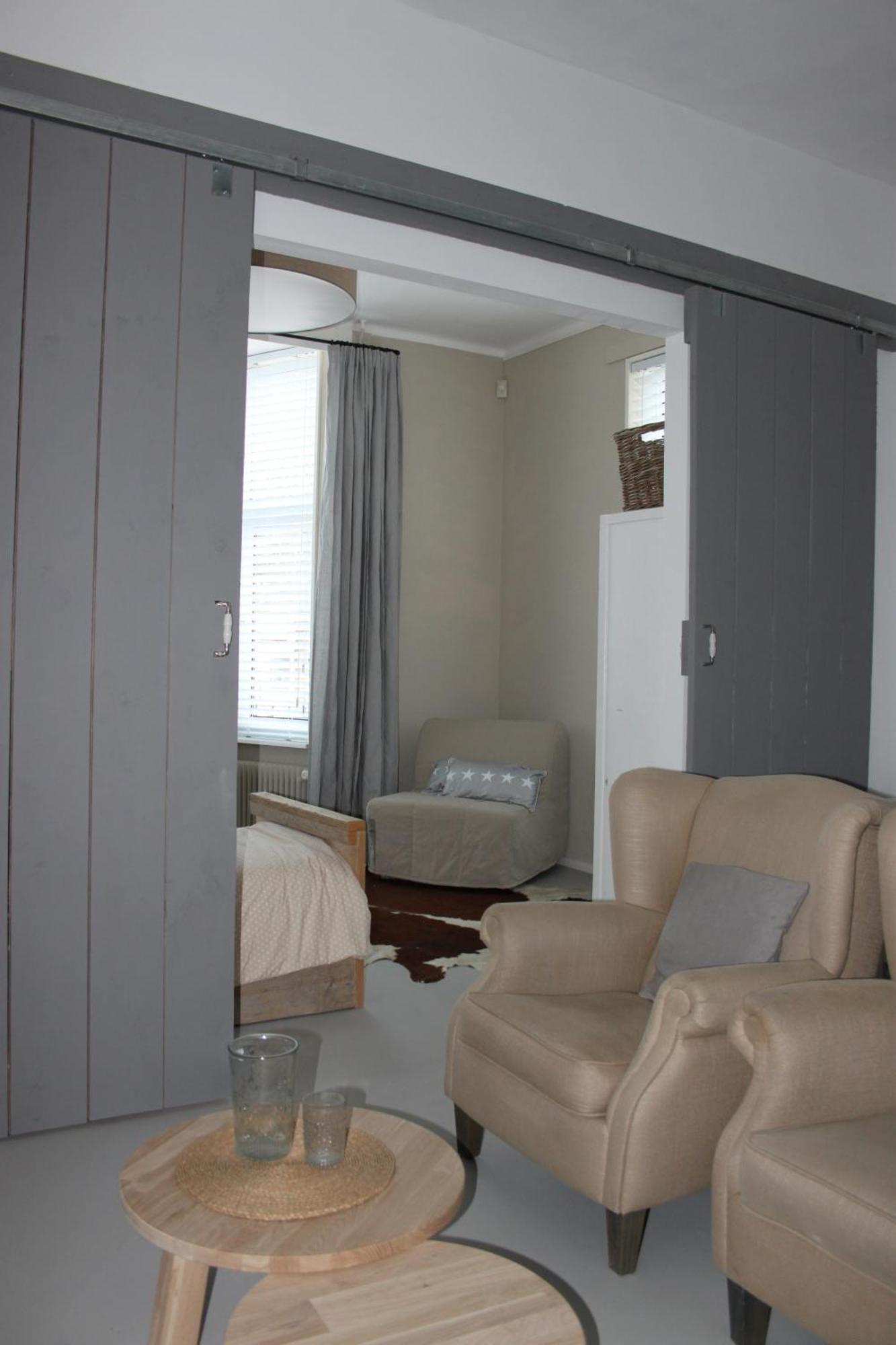 Raadhuis Egmond Egmond aan den Hoef Zimmer foto
