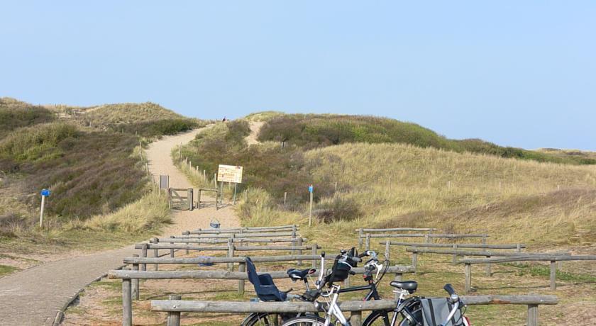 Raadhuis Egmond Egmond aan den Hoef Zimmer foto