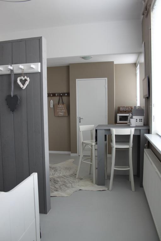 Raadhuis Egmond Egmond aan den Hoef Zimmer foto