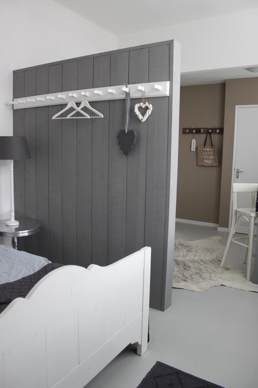 Raadhuis Egmond Egmond aan den Hoef Zimmer foto